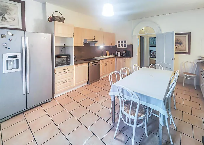 Grande Maison De Village Hébergement de vacances *