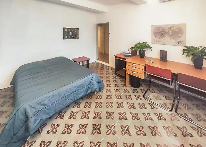 Grande Maison De Village Hébergement de vacances Thezan-les-Beziers